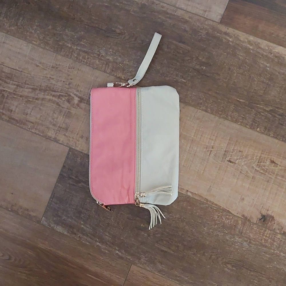 Zip up pouch